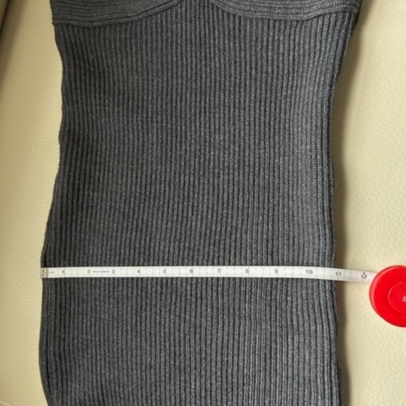 MOSCHINO WOOL RIBBED BODY DRESS WITH LACE PUFFS SLEEVS AND LACE DRESS HEM - Picture 13 of 14